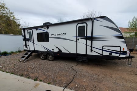 Mesa AZ 2021 27ft trailer spacious couples model