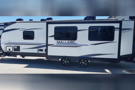 2021 Heartland Mallard M27 - Perfect Couple's or Small Family Suite