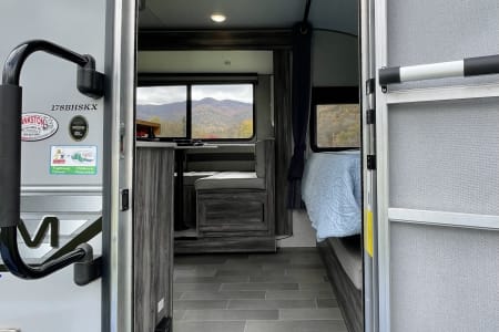 CampfireLodgings–Asheville Rv Rentals