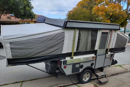 Pet Friendly, super clean 2008 Fleetwood / Coleman Pop Up Camper