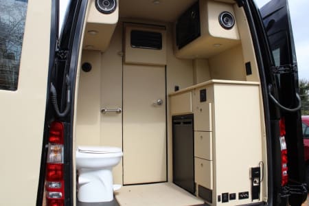 2024 Ultimate Toys Luxury Coach