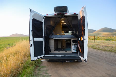 RV Rental bakersfield,California-(CA)