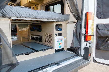 RV Rental bakersfield,California-(CA)