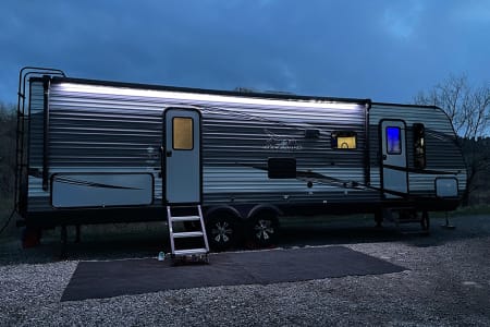 Vacation Express 2020 Jayco Jay Flight SLX Rocky Mountain Edition
