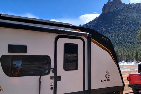 golden CO *True 4 Season* Off Grid, New 23' Ember 191 (600w Solar) STARLINK Included