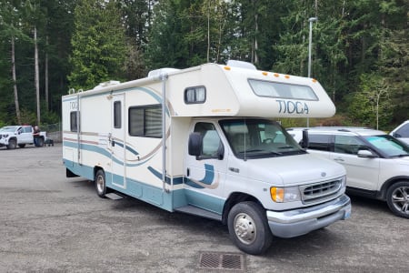 2001 Tioga 29’ Motorhome.