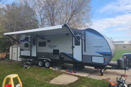 2022 Coachmen Catalina 263 bunk, sleeps 10, fireplace