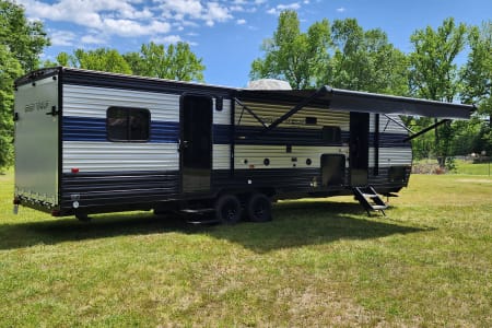 2022 Forest River Cherokee Grey Wolf (Toy Hauler)