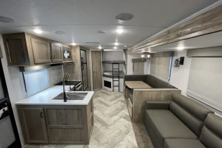 Brand New 2022 Palomino Solaire Ultra-Lite (Delivered & Setup)