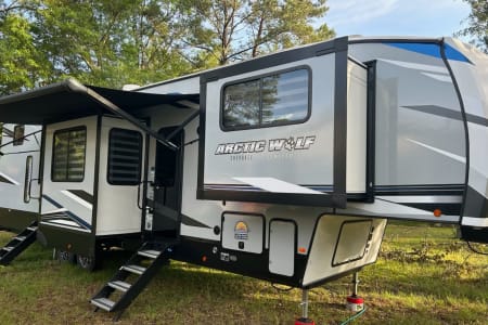 Spacious 2022 Arctic Wolf