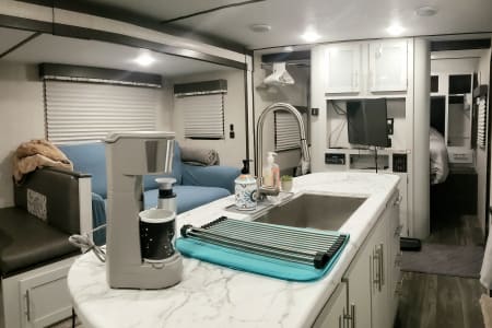 Wanderer- No Hookups ready luxury loaded RV. Dogs & Half-ton approved