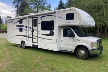 2011 Fleetwood Jamboree (BUNKBED MODEL)