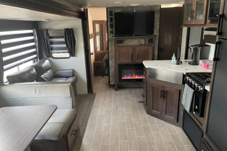 RV Rental bakersfield,California-(CA)