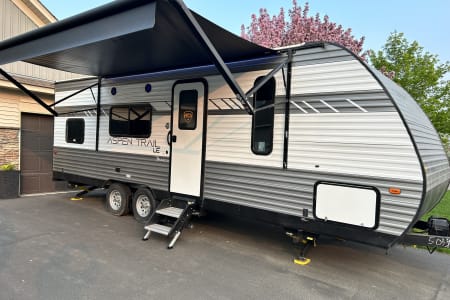 Modern, Clean, Smoke-Free, Pet-Friendly, Family RV w/Add-On Options