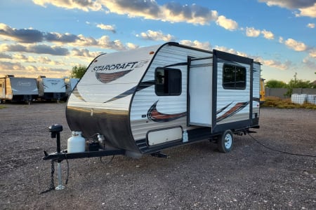 Mesa AZ 2019 Starcraft 19ft sleeps 6 with slideout
