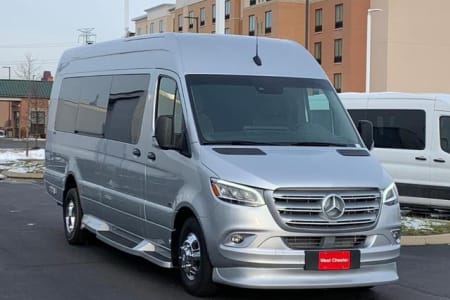 Springboro OH Ride 1st Class: Luxury Mercedes Sprinter RV with bath/kitchenette/WiFi/TV/