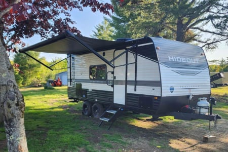 “Camp Around and Hideout!” 2023 Keystone RV Hideout 201BH