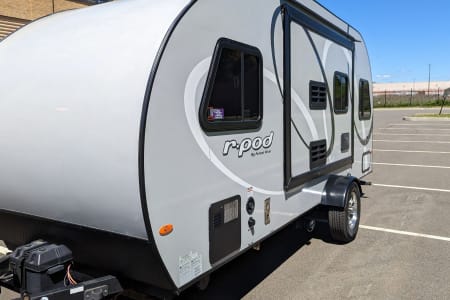 All inclusive fur baby friendly travel ready easy tow R-pod