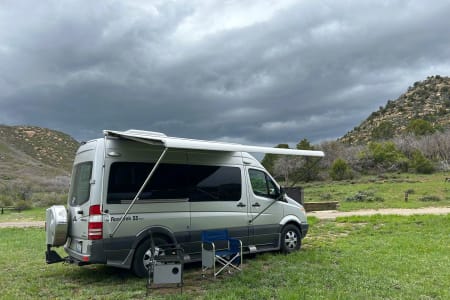 2012  Van On the Run-Mercedes Roadtrek Agile SS