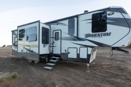 2017 Grand Design Momentum 350m Toyhauler