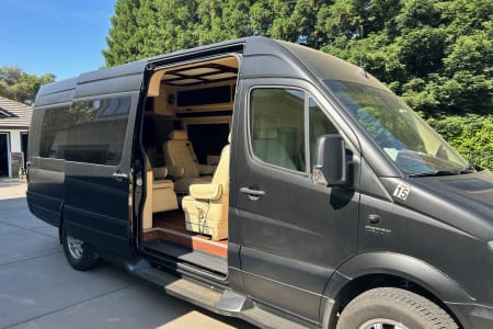 Luxury Sprinter Roadtrip Vehicle seats 8 people with plenty of luggage spac
