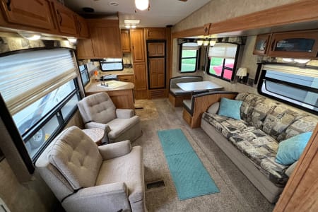 Family Friendly, Fully Stocked - 2008 Keystone RV Copper Canyon