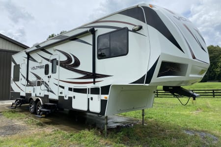 Dutchman Voltage 5th Wheel Toy Hauler