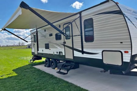 Hungerford Hideaway- Keystone RV Hideout LHS