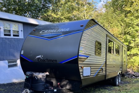 “The Cozy Coachman” 2022 Coachmen Catalina Legacy Edition