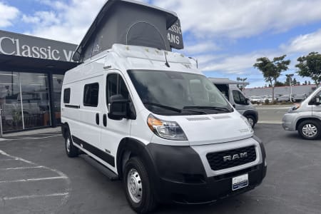 'Van Go!' / Family Camper / Winnebago Solis 59P (Ram)
