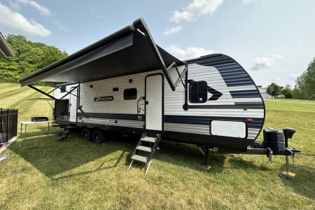 2021 Crossroads RV Zinger 36'