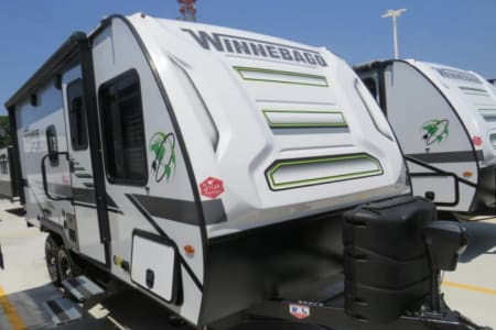 Full Solar, off-grid capable 2022 Winnebago Micro Minnie FLX 2100BH