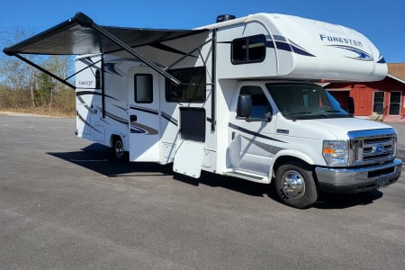 Traveleaze is a 2019 32foot Forester smart RV that Sleeps 10, WiFi & extras