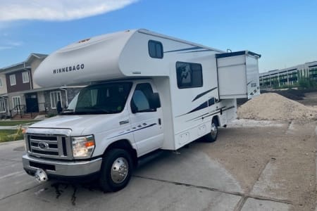 2019 Winnebago Outlook - very clean and comfortable unit.  Pet friendly.