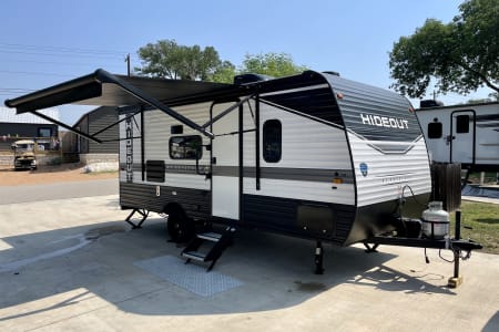 Alvin TX Clean, cozy & easily towable 2022 Keystone Hideout