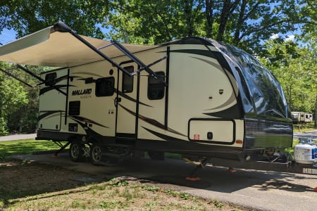 Family camper with bunk bed! *PET FRIENDLY*