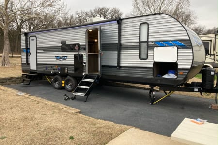 2021 Forest River Salem Camper - Stylish, User-Friendly w/Bunks