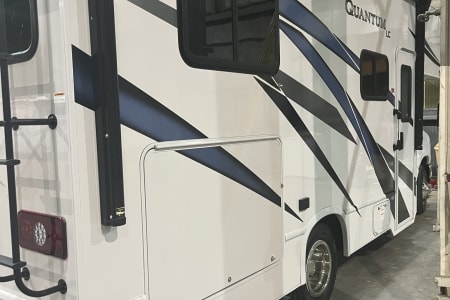 2023 Thor Motor Coach Quantum