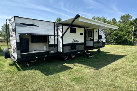 2022 Jayco Jay Flight with a full Bunkhouse for the whole family