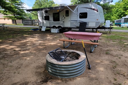 2013 Jayco Jay Flight 26BH ***Very Clean***