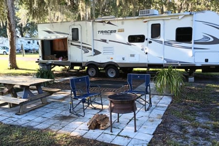 RV Camper Family Trailer for RENT on Site in Central Florida