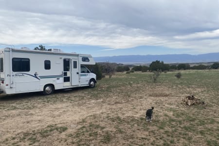 Remodeled and Full-Time Equipped 2000 Four Winds 5000