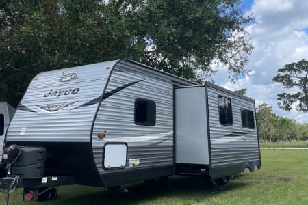 Getaway Ready, Lovely home on wheels!!