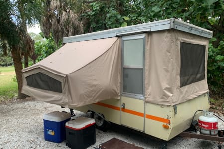 6 Person Pop-up Camper - 1979 Bethany Compact 560 - Special