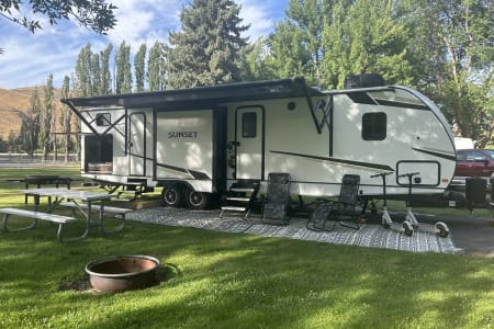 2022 Crossroads RV Sunset Trail