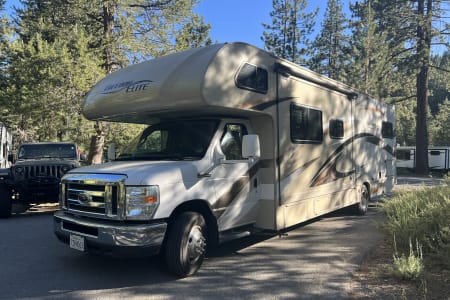 Fully Loaded 32ft RV! Bunk Beds! Sleeps 10