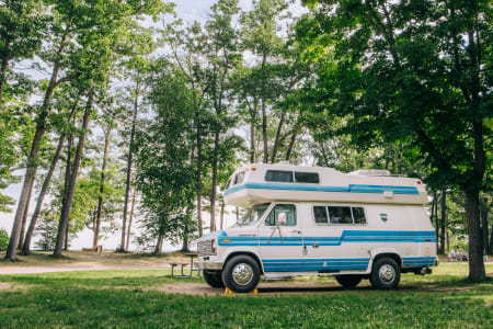 Lady Liberty - Camper Van BRING YOUR DOGS! CAMP READY! AC unit & FURNACE!