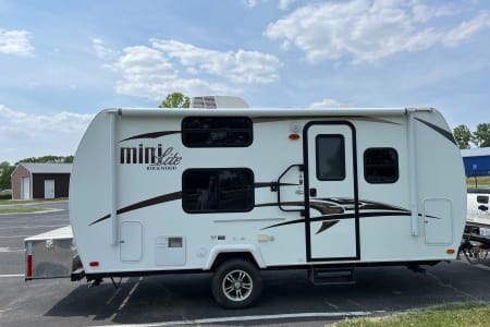 2015 Forest River Rockwood Mini Lite, 19 ft.