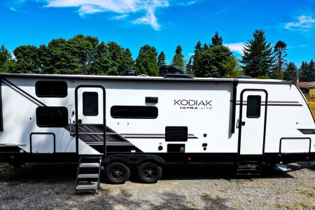 2022 Family Friendly Dutchmen Kodiak Travel Trailer