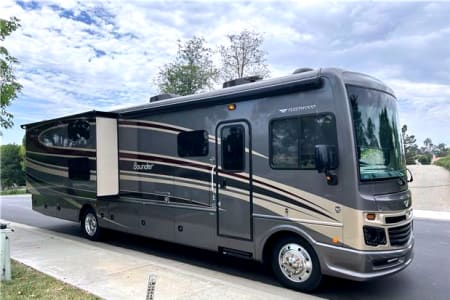 Stanton CA $349 - $369 37ft Bounder #2162